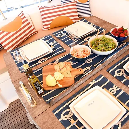 Primo By Mondego Yachts Hotel na wodzie *